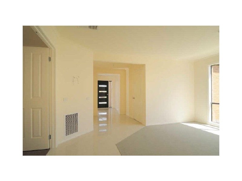 16 Boothby Terrace, Lynbrook VIC 3975