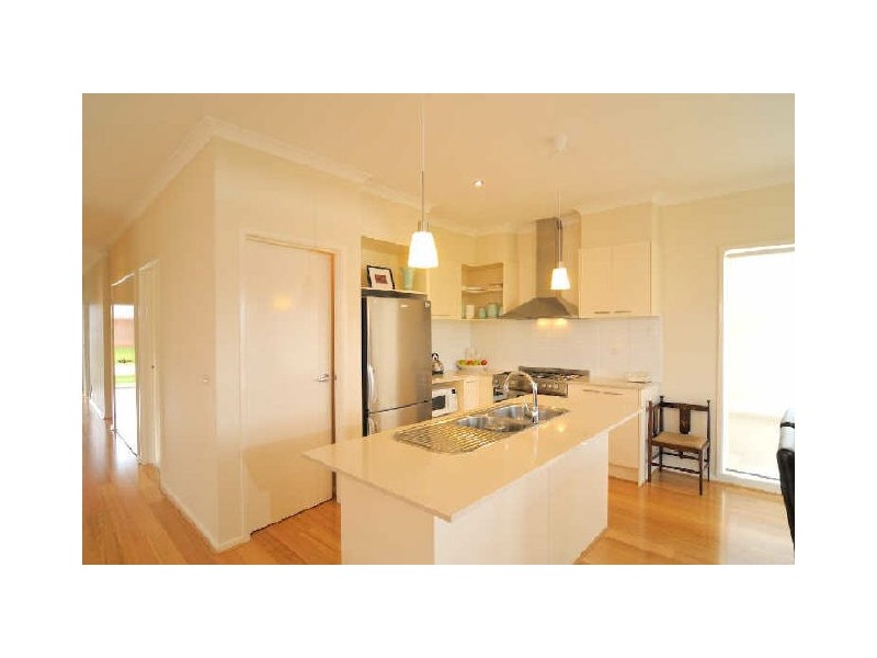 46 Tyndall Street, Cranbourne East VIC 3977