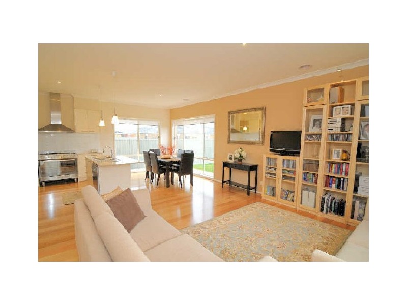 46 Tyndall Street, Cranbourne East VIC 3977