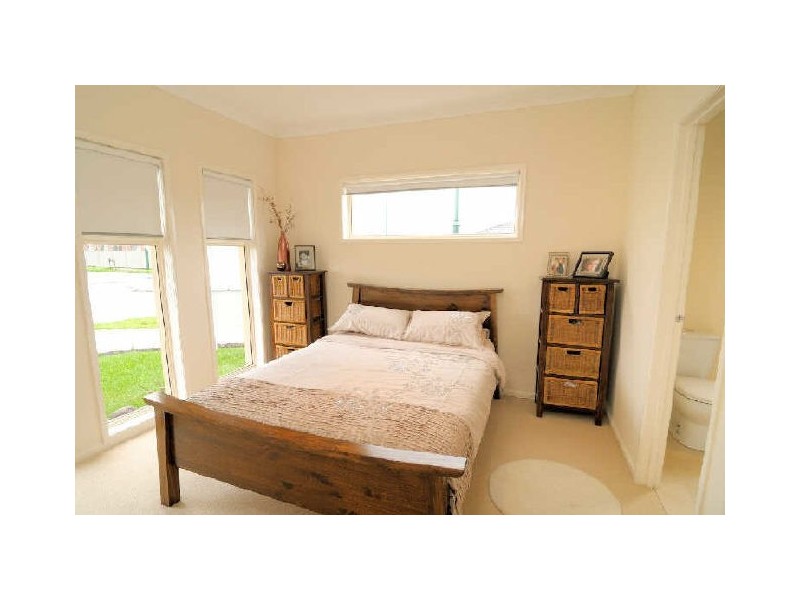 46 Tyndall Street, Cranbourne East VIC 3977