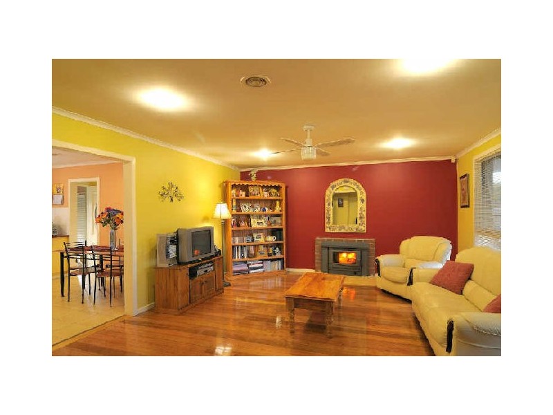 9 Vanessa Drive, Hampton Park VIC 3976