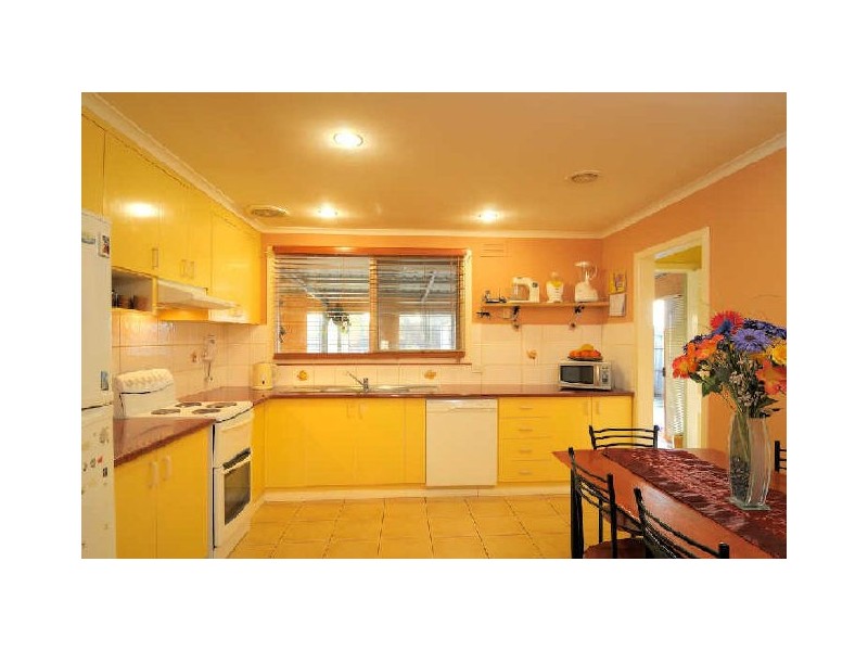 9 Vanessa Drive, Hampton Park VIC 3976