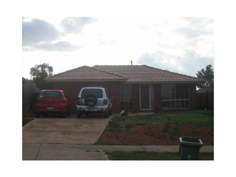 5 Cornell  Place, Hampton Park VIC 3976