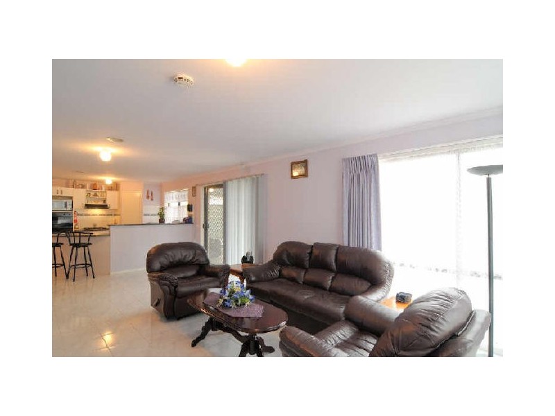 9 Keystone Court, Lynbrook VIC 3975