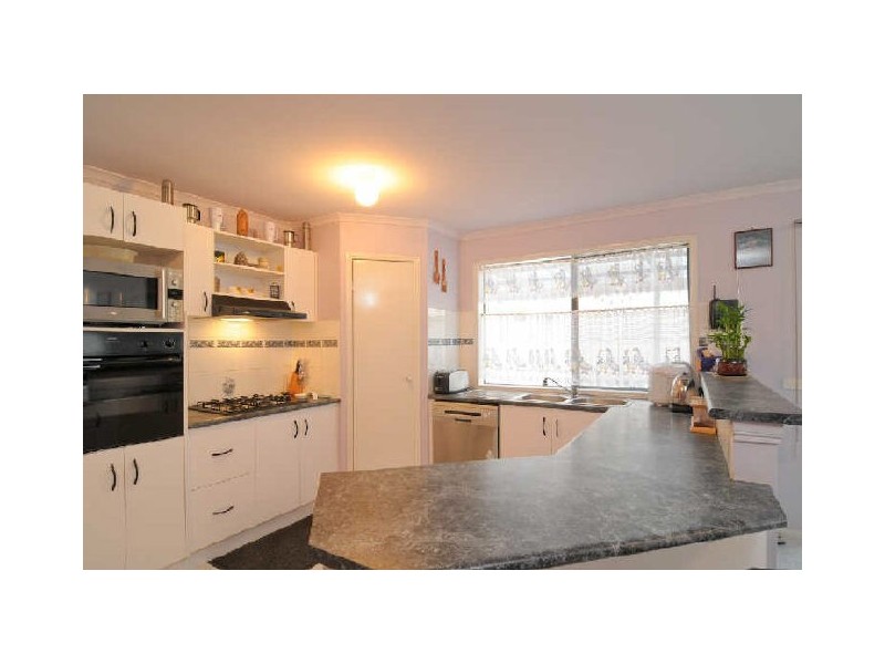 9 Keystone Court, Lynbrook VIC 3975