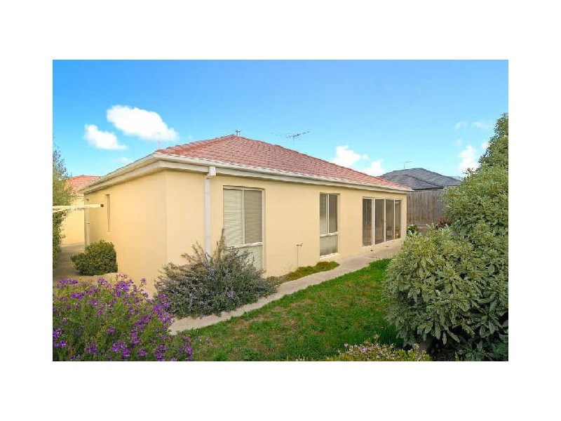8 Sundial Court, Berwick VIC 3806