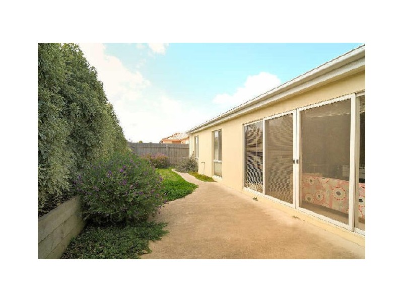 8 Sundial Court, Berwick VIC 3806
