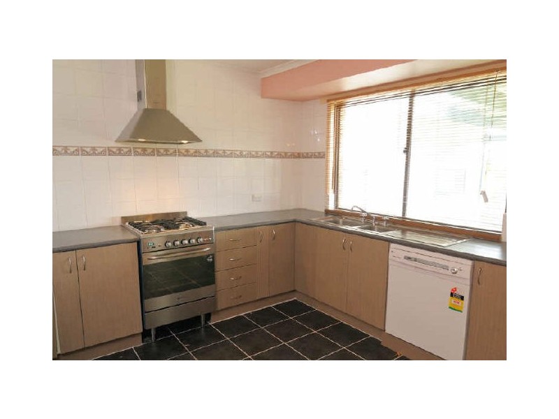 17 Willow Drive, Hampton Park VIC 3976