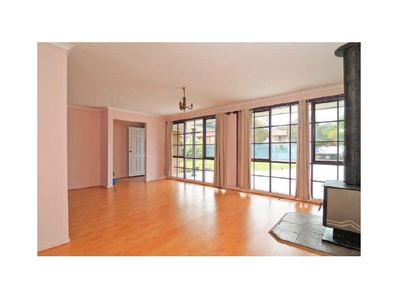 17 Willow Drive, Hampton Park VIC 3976