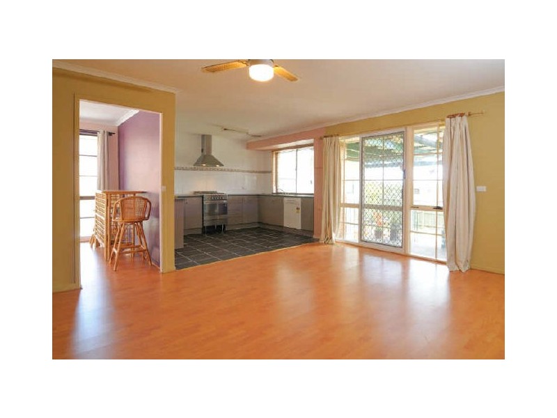 17 Willow Drive, Hampton Park VIC 3976