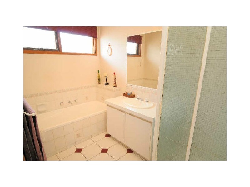 9 Camdale Close, Hampton Park VIC 3976