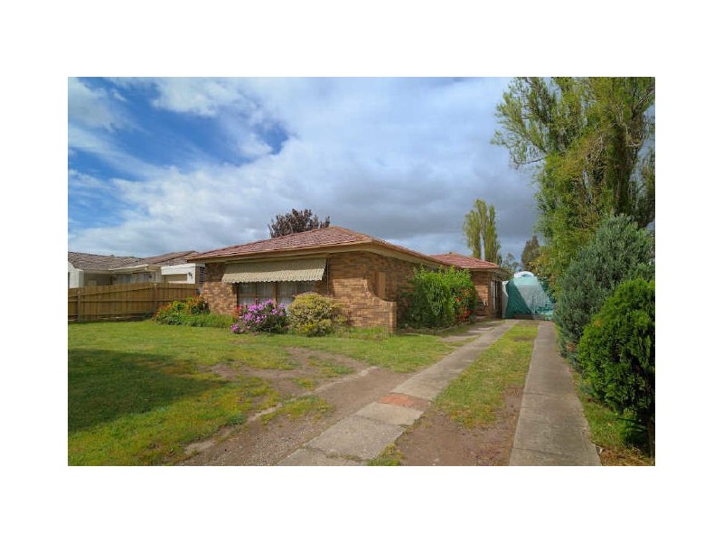 12 Millswyn Avenue, Hampton Park VIC 3976