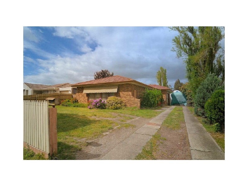 12 Millswyn Avenue, Hampton Park VIC 3976