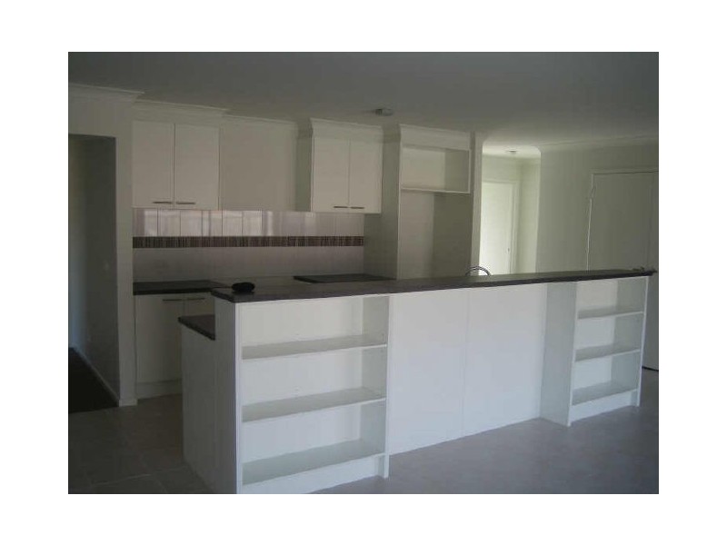 13 Saltbush Avenue, Lyndhurst VIC 3975