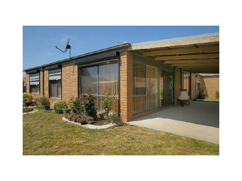 42 Central Parkway, Cranbourne VIC 3977