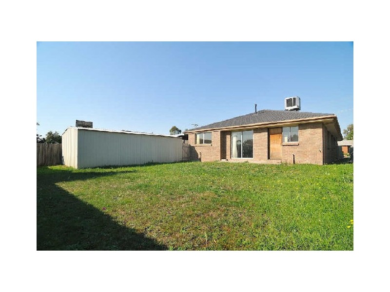 21 Edeys Run, Hampton Park VIC 3976