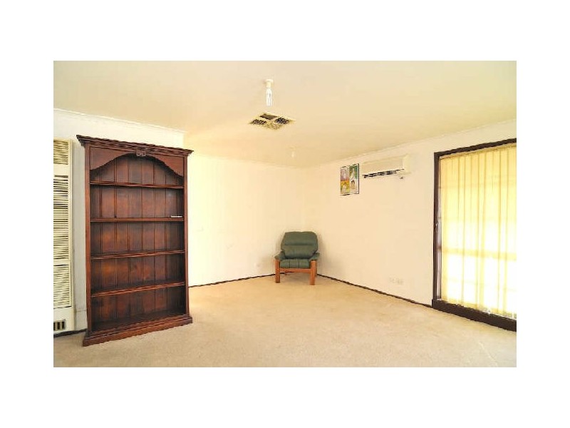 21 Edeys Run, Hampton Park VIC 3976