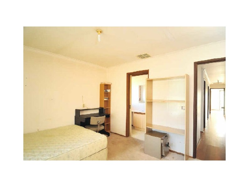 21 Edeys Run, Hampton Park VIC 3976