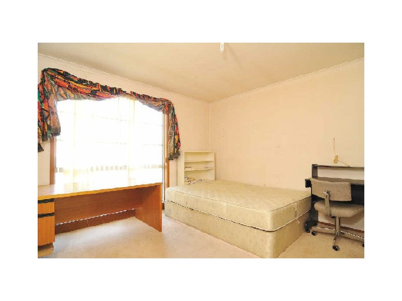 21 Edeys Run, Hampton Park VIC 3976