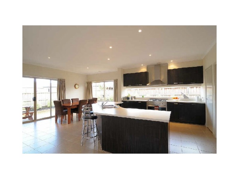 15 Red Oak Terrace, Lyndhurst VIC 3975