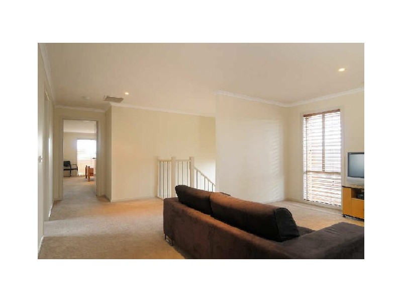 15 Red Oak Terrace, Lyndhurst VIC 3975