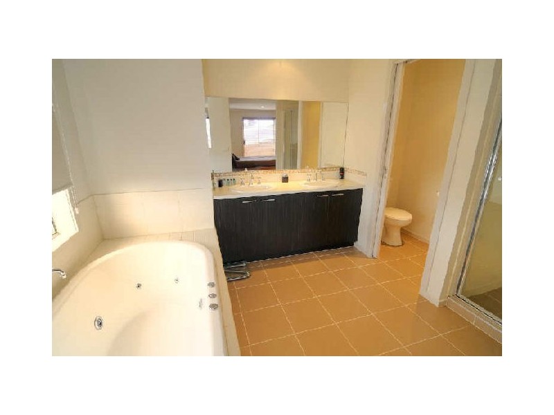 15 Red Oak Terrace, Lyndhurst VIC 3975