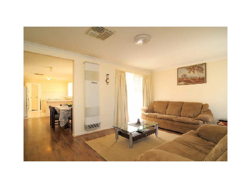 20 Amber Drive, Hampton Park VIC 3976