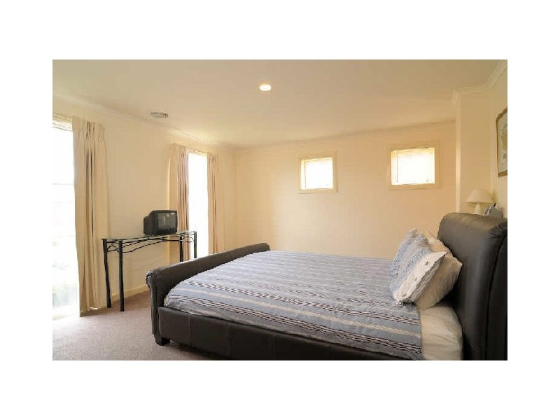 28 Red Oak Terrace, Lyndhurst VIC 3975