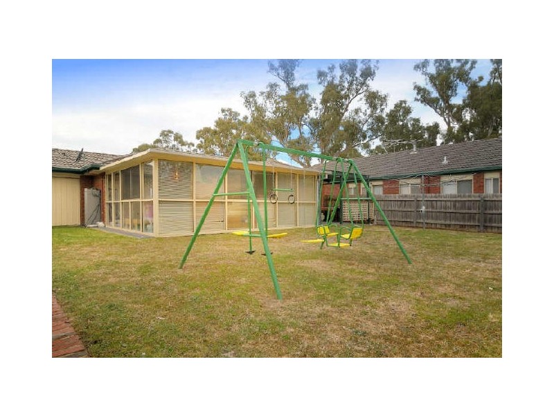 4 The Close, Hampton Park VIC 3976