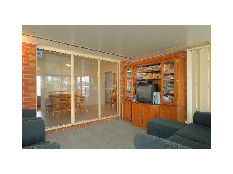 4 The Close, Hampton Park VIC 3976
