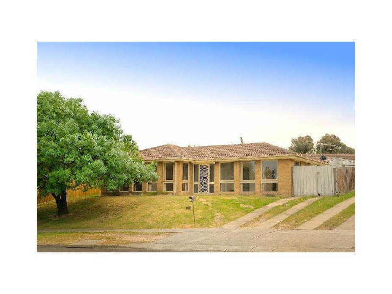 131 Oaktree Drive, Hampton Park VIC 3976