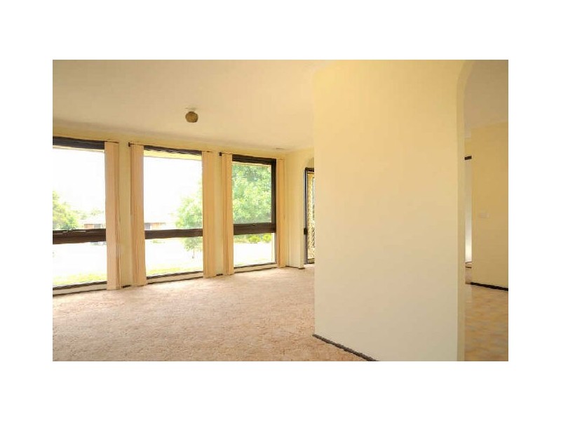 131 Oaktree Drive, Hampton Park VIC 3976