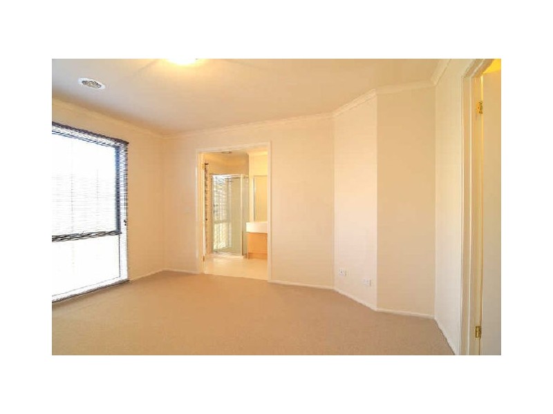 25 Franklin Parade, Lynbrook VIC 3975