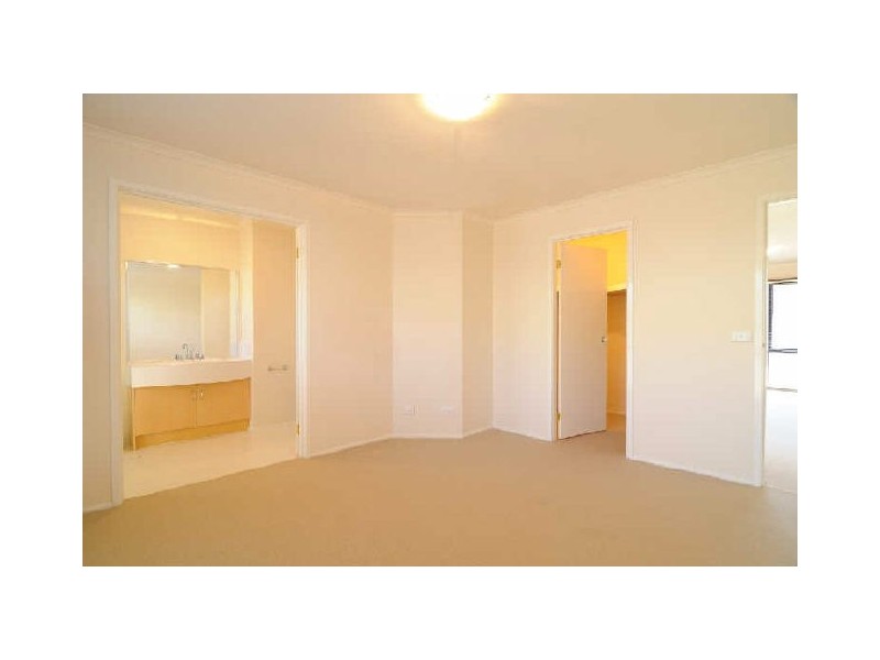 25 Franklin Parade, Lynbrook VIC 3975