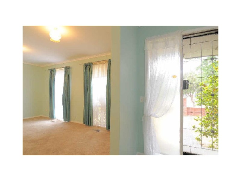 25 Greenvalley Crescent, Hampton Park VIC 3976