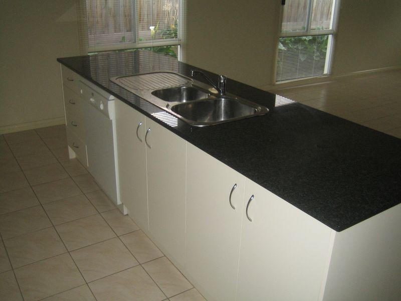 8 Sundial Court, Berwick VIC 3806