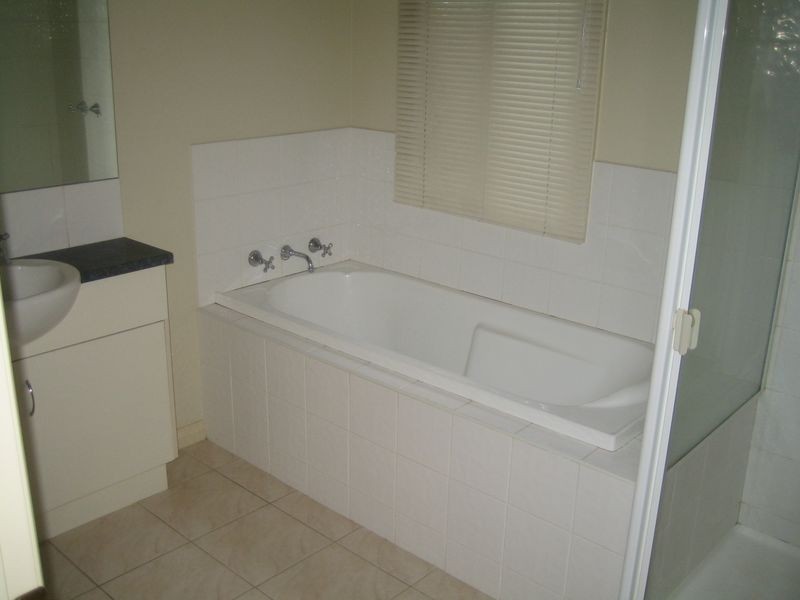 8 Sundial Court, Berwick VIC 3806