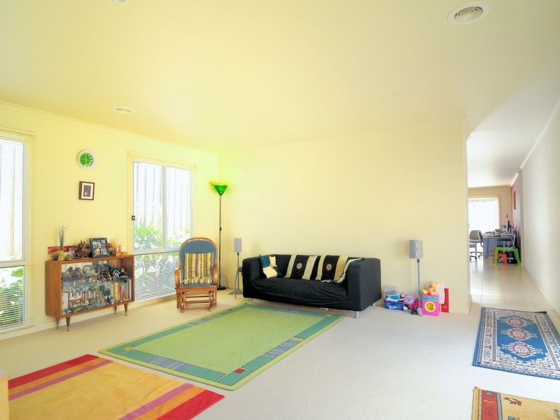 8 Sundial Court, Berwick VIC 3806