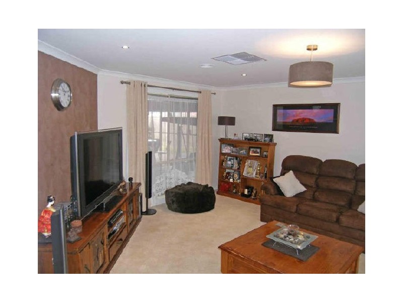 5 Dunlavin Way, Cranbourne VIC 3977