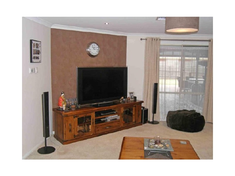 5 Dunlavin Way, Cranbourne VIC 3977