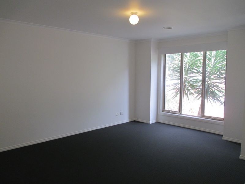 4 Athena Court, Cranbourne VIC 3977