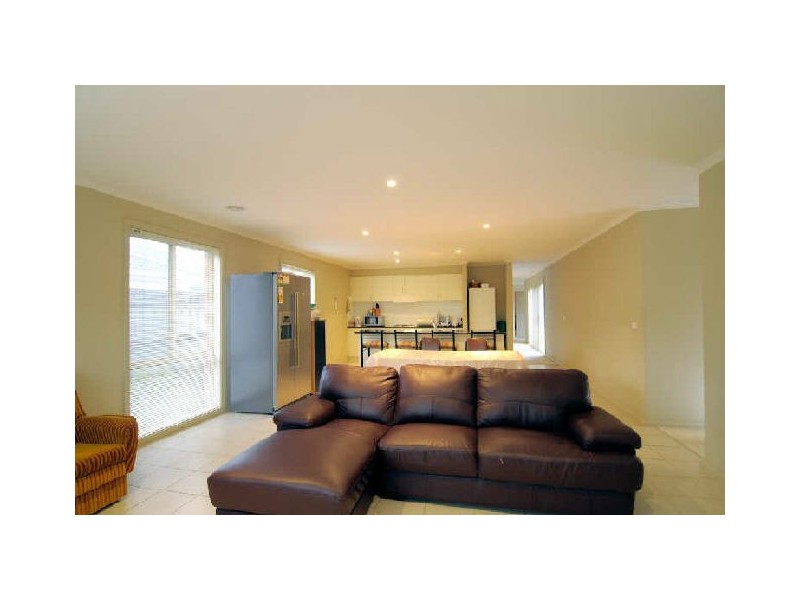 16 Sundial Court, Berwick VIC 3806