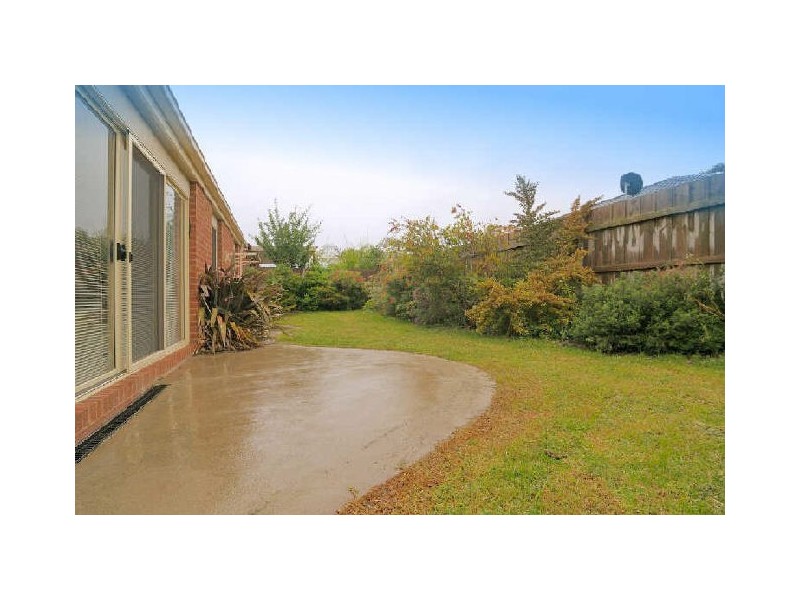 16 Sundial Court, Berwick VIC 3806