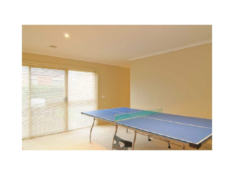 16 Sundial Court, Berwick VIC 3806