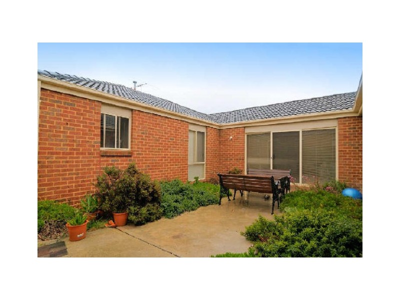 16 Sundial Court, Berwick VIC 3806