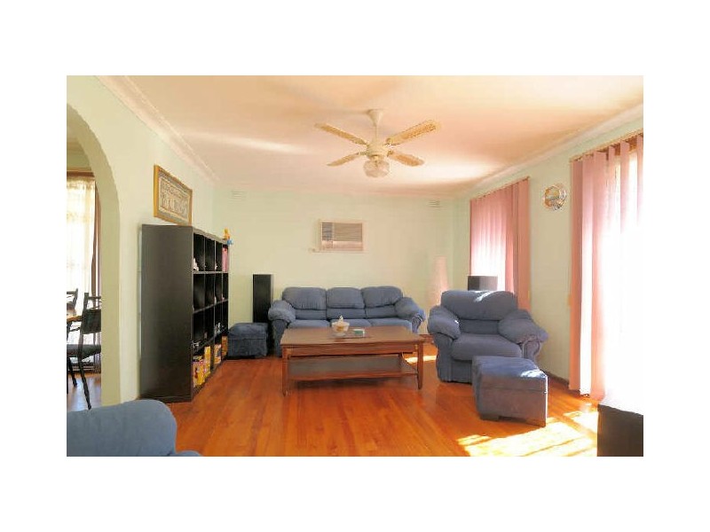 13 Vanessa Drive, Hampton Park VIC 3976