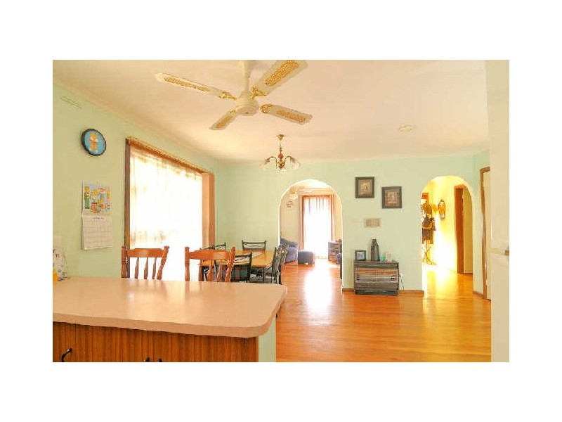 13 Vanessa Drive, Hampton Park VIC 3976