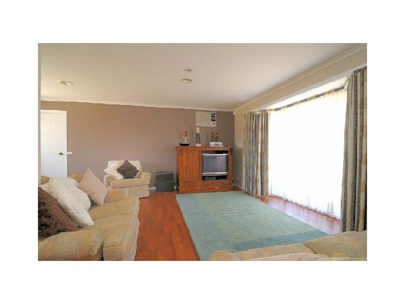 36 Kershaw Drive, Narre Warren South VIC 3805