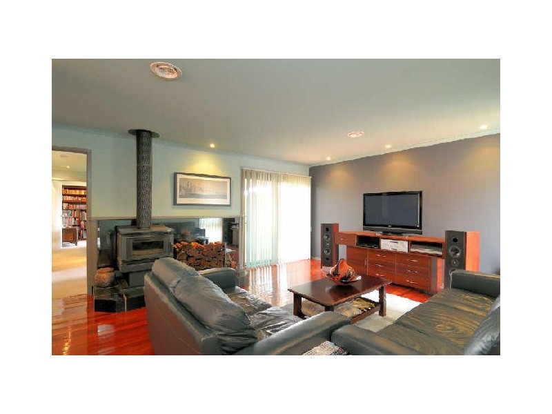 18 Justin Circuit, Hampton Park VIC 3976