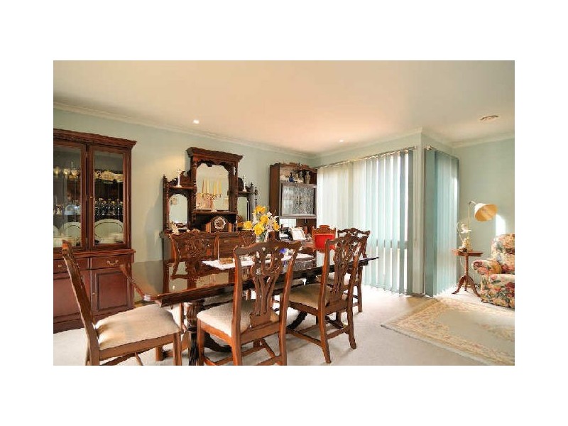 18 Justin Circuit, Hampton Park VIC 3976